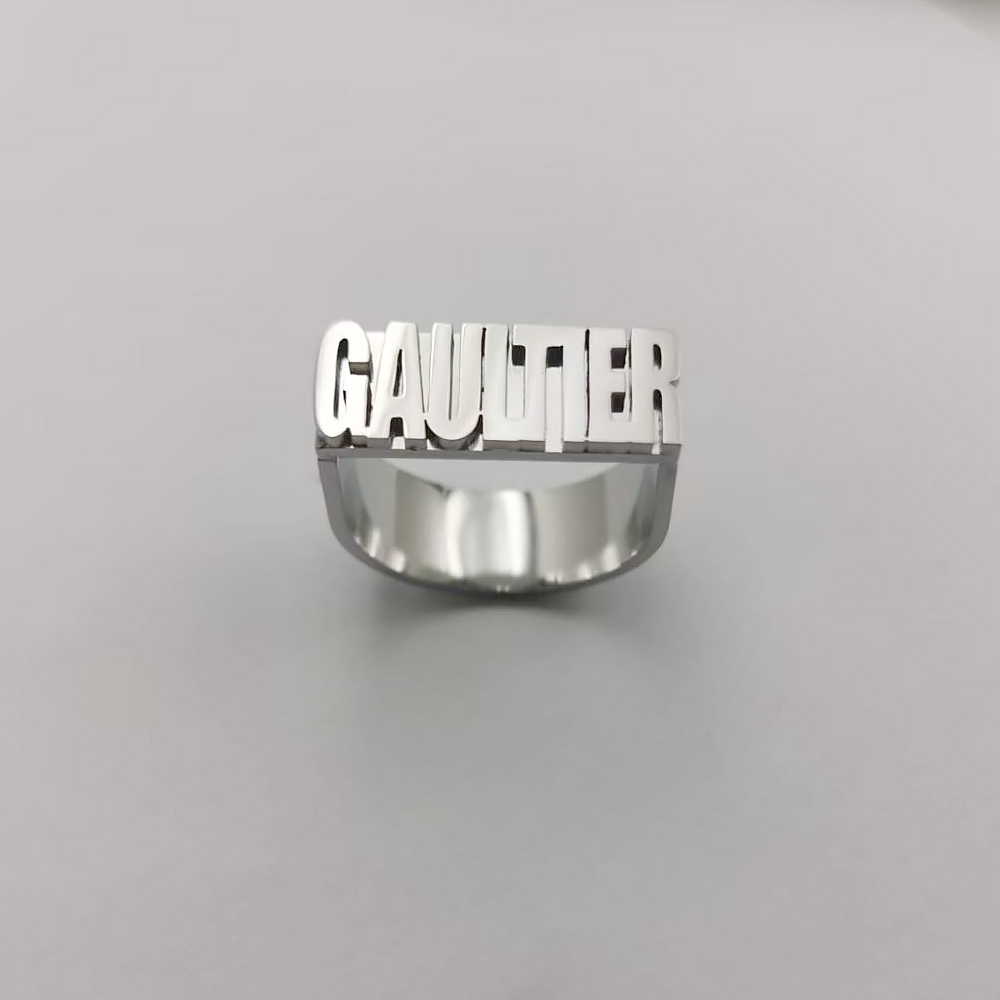 Custom Gold Gothic Rings for M - Initial Ring Custom recension och pris